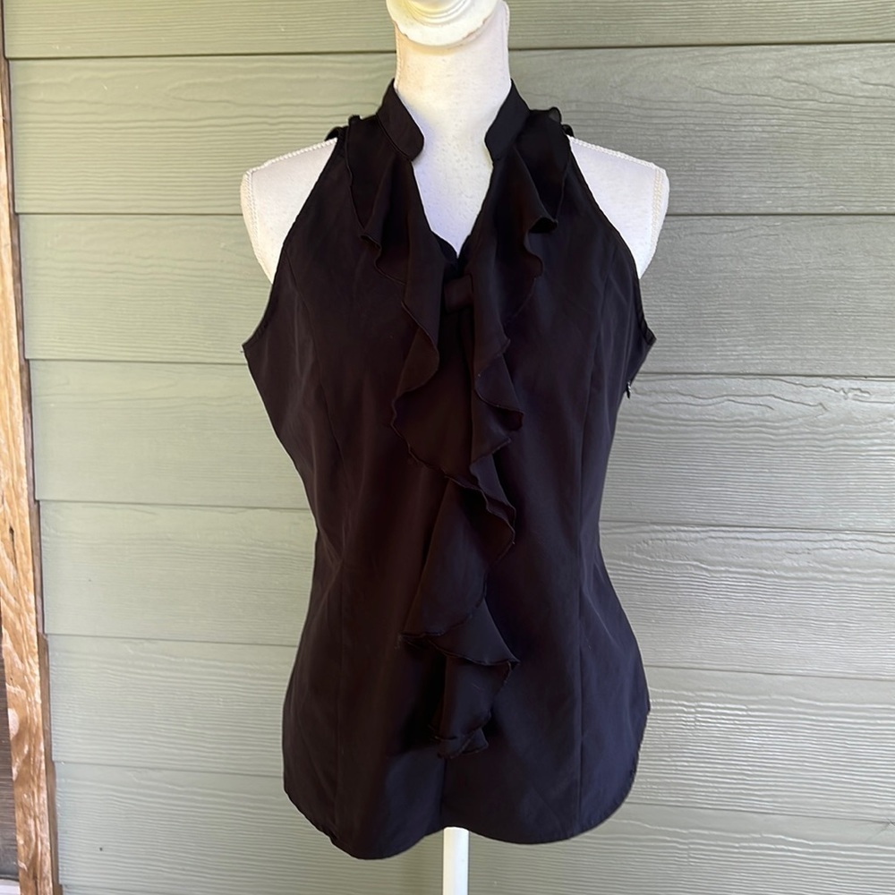 Renuar Ruffled Sleeveless Blouse